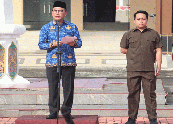 ekda Pulang Pisau Tony Harisinta saat memimpin upacara Gabungan ASN Jumat 17 Februari 2023.