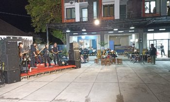 Acara Musik Emonite Chapter II di Liborneo Coffee Jalan Pangeran Antasari Sampit yang dimeriahkan 6 grup band emo Senin 20 Maret 2023