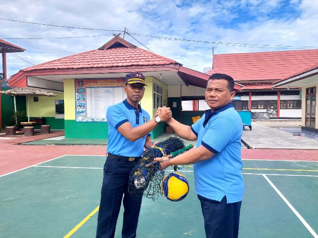 HBP Ke-59 Tahun, Pegawai dan WBP Lapas Kelas II B Sampit Main Voli Bareng