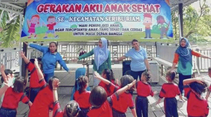 Anak anak TK atau PAUD se Kecamatan Seribu Riam saat mengikuti senam bersama pada Kamis 26 Januari 2023.