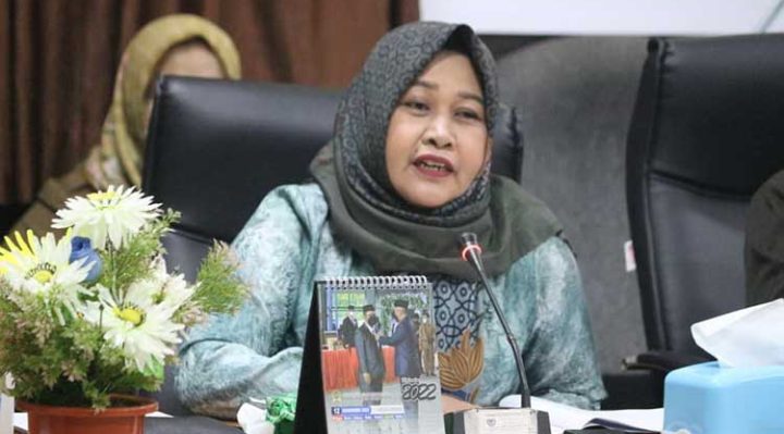 Anggota DPRD SeruyanMasfuatun