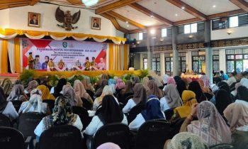 Bupati Kotim Halikinnor menyampaikan sambutan dalam Pembinaan Mental dan Kerohanian ASN Islam Kotim di Gedung Serbaguna Sabtu 21 Maret 2023.
