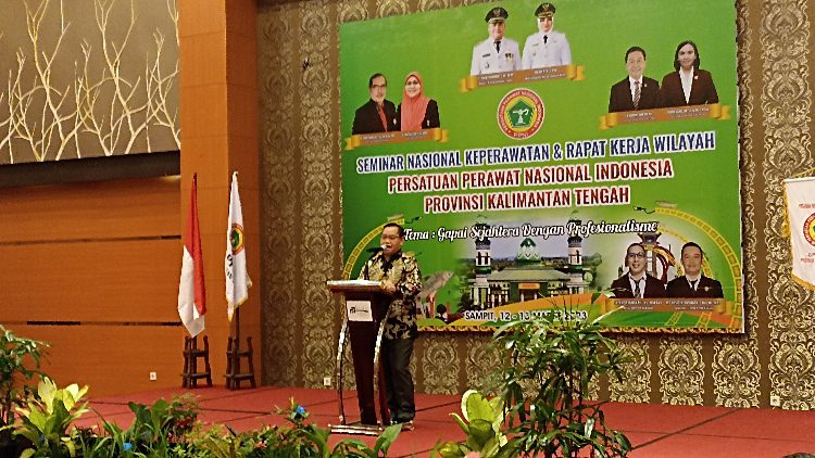 Halikin Mengenang Perjuangan Isterinya sebagai Perawat pada Tahun 1987