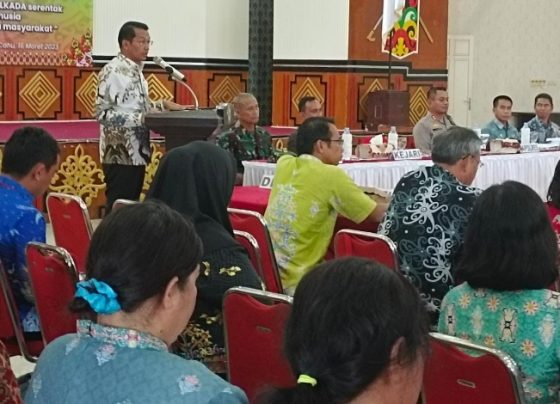 Bupati Murung Raya Perdie M Yoseph menyampaikan sambutan saat Musrenbang di GPU Tira Tangka Balang Kamis 16 Maret 2023.
