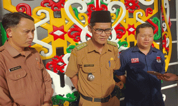 Camat Murung Fitrianul Fahriman saat diwawancarai awak media usai menghadiri pelantikan anggota PPS se Kabupaten Murung Raya Selasa 24 Januari 2023.