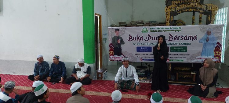 Keren! Bukber SDIT Al Madaniyah Samuda Diisi Dai Cilik