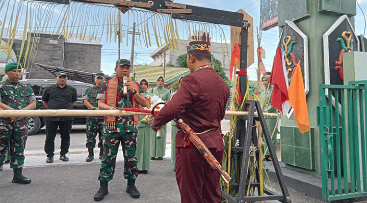 Danrem 102 PJG Brigjen TNI Bayu Permana saat kunjungan kerja di Kodim 1015 Sampit Selasa 14 Maret 2023.