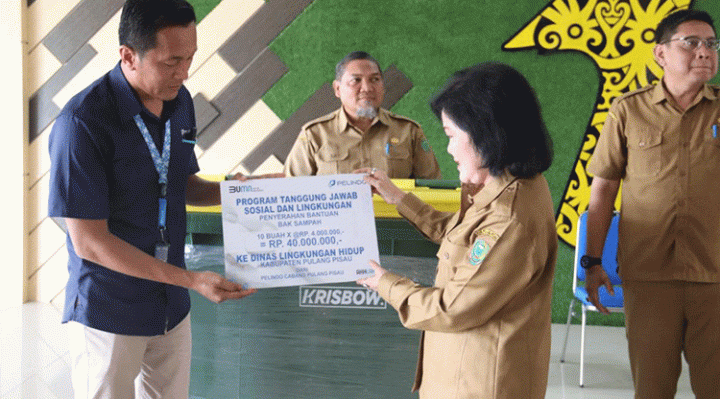 ILUSTRASI Bupati Pulang Pisau menyalurkan bantuan program CSR