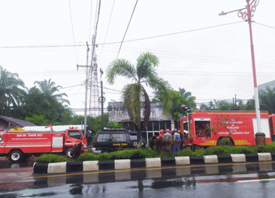 Ilustrasi salah satu tindak penanggulangan kebakaran di Sampit 20 September 2022.