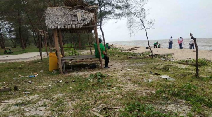 Kawasan wisata Pantai Seribu Cemara di Desa Sungai Bakau Seruyan