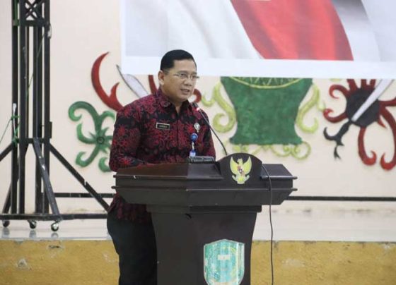 Kepala Badan Narkotika Nasional Provinsi Kalimantan Tengah Brigjenpol Drs sumirat Dwiyanto saat memberikan arahan dalam acara pengukuhan BNK Pulang Pisau