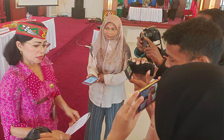 Roda Pelayanan Disdukcapil Murung Raya melalui Uji Publik Standar Pelayanan Lebih Baik