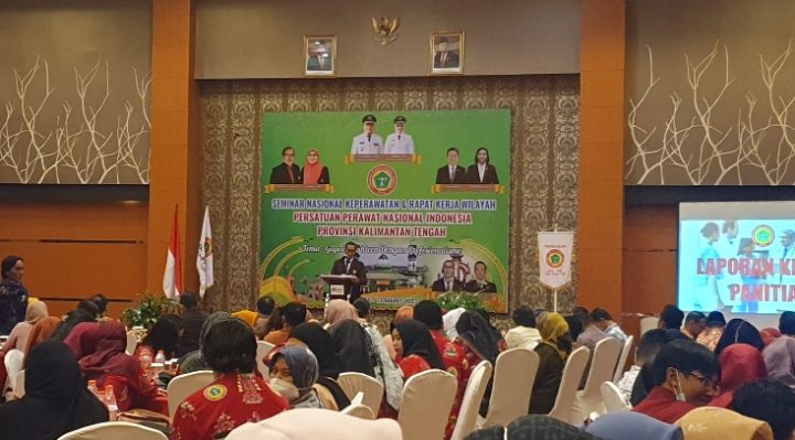 Ketua DPW PPNI Kalteng Riduan saat sambutab seminar keperawatan Minggu 12 Maret 2023.