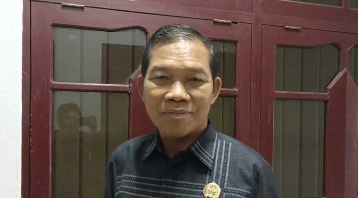 Ketua Fraksi Partai Golkar DPRD Kotim Nadie saat Rapat Paripurna ke 3 DPRD Kotim Senin 6 Maret 2023