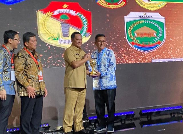 Pemkab Murung Raya Raih Penghargaan UHC 2023