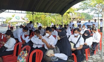 Pelamar Seleksi PPPK di Kotim saat bersiap memgikuti tes.