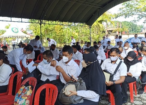 Pelamar Seleksi PPPK di Kotim saat bersiap memgikuti tes.