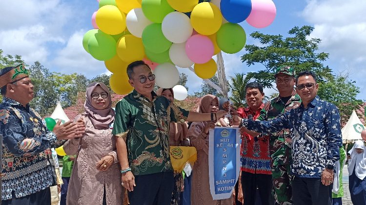 Masuki Usia Ke-44, Prestasi SMPN 3 Sampit Kian Meningkat