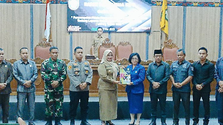 Bupati Kotim Sampaikan LKPJ 2022 kepada DPRD