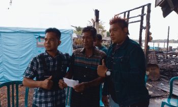Perwakilan Perguruan Kuntau Bangkui Selamat yang menyerahkan bantuan kepada korban kebakaran Baamang Hulu Sampit Minggu 5 Maret 2023