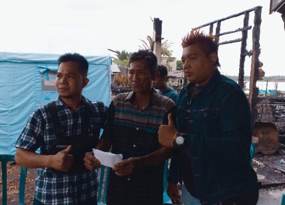 Perwakilan Perguruan Kuntau Bangkui Selamat yang menyerahkan bantuan kepada korban kebakaran Baamang Hulu Sampit Minggu 5 Maret 2023