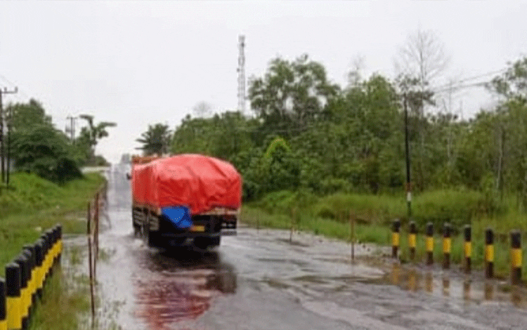 Jalan Trans Kalimantan Km 18 Kereng Pangi-Sampit kembali Terendam