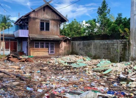Rumah Pasutri korban pembunuhan di Jalan Cempaka dibongkar Kamis 23 Maret 2023.