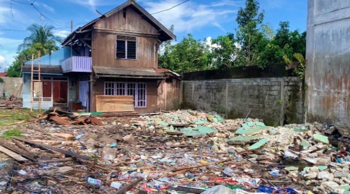 Rumah Pasutri korban pembunuhan di Jalan Cempaka dibongkar Kamis 23 Maret 2023.
