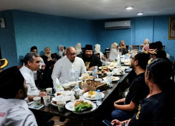 Sekjen Gerindra Ahmad Muzani bersilaturahmi sekaligus buka bersama dengan pengurus DPLN Gerindra Arab Saudi Minggu 26 Maret 2023.