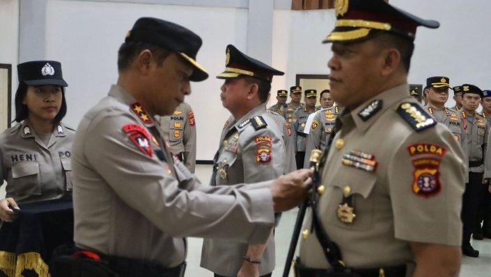 Serah terima jabatan di lingkungan Kepolisian Daerah Kalimantan Tengah.
