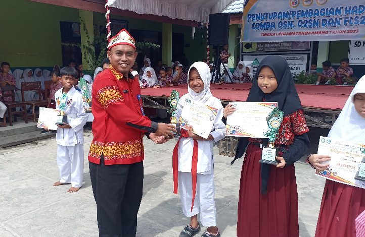 Pelajar SDN 4 Baamang Hilir Juarai Cabor Karate Putri Seleksi O2SN Kecamatan