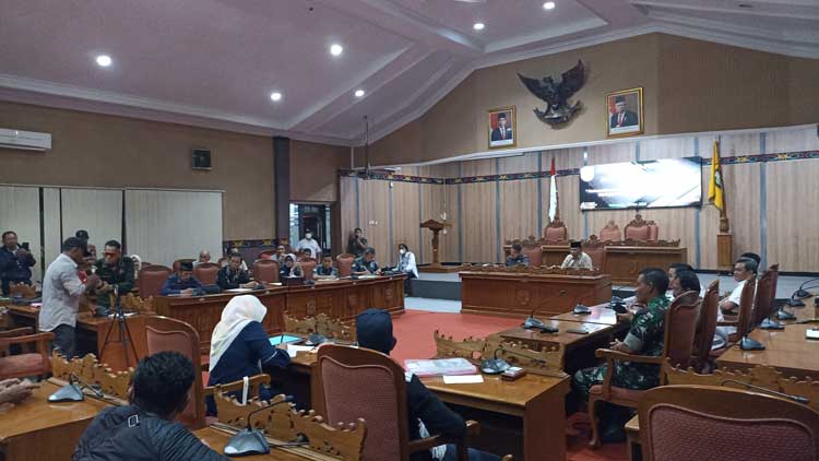 DPRD Kotim Tampung Aspirasi Sopir Truk Terkait Galian C
