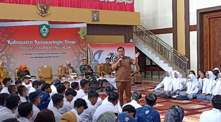 Suasana kegiatan Dialog Interaktif Pencegahan Pergaulan Bebas pada Remaja di Rujab Bupati Kotim Jalan A. Yani Sampit Senin 13 Maret 2023.