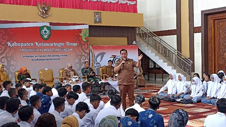 Pelajar di Sampit bertanya pada Bupati, Apakah Perlu Edukasi Seks di Sekolah