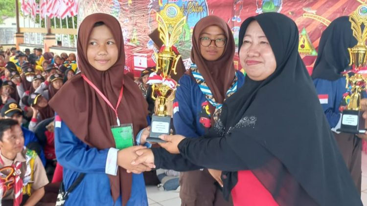 SMPN 2 Sampit Raih 2 Gelar Juara pada Kemah Besar Pramuka Se-Kotim