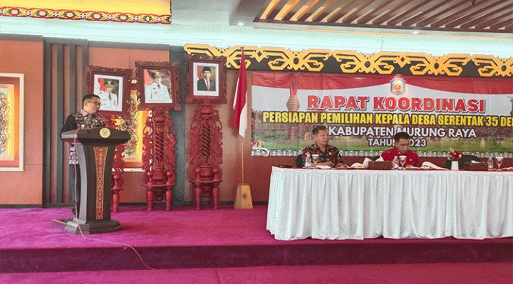 Wakil Bupati Murung Raya Rejikinoor S. Sos saat menyampaikan Sambutan bertempat di aula B kantor Bupati pada Jumat 27 Januari 2023.