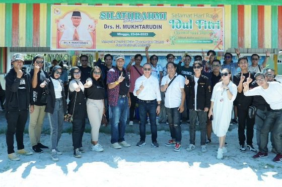 Anggota Komisi VII DPR RI Mukhtarudin usai menghadiri acara Komunitas Seniman Bersama KSB di Desa Wisata Kubu Kobar Minggu 23 April 2023