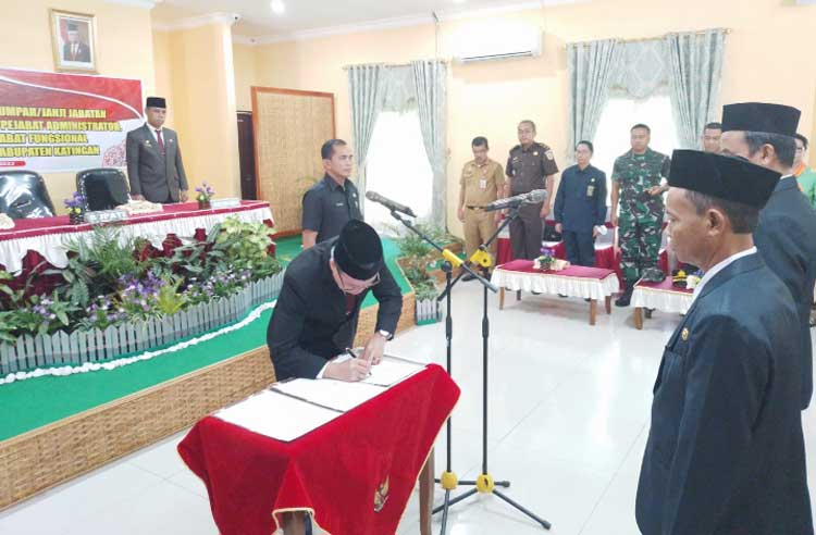Camat Katingan Tengah Ini Dilantik Jadi Kepala Dinas Lingkungan Hidup Katingan