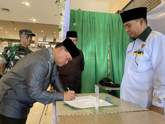 Santuni Anak Yatim dan Bayar Zakat lewat Baznas Kotim