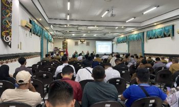 Bupati Kotim Halikinnor saat rapat bersama dengan perangkat daerah terkait berbagai persiapan menghadapi Idulfitri 1444 Hijriah