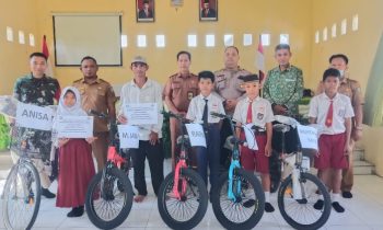 Desa Bapanggang Raya memberikan bantuan 5 unit sepeda kepada pelajar Selasa 11 April 2023