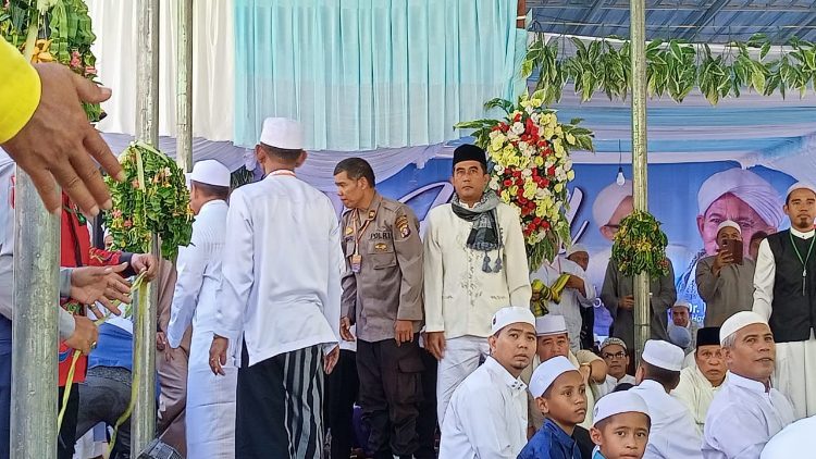 Hadir Haul Abah Guru Asri, Direktur BUMD Kotim Sebut Almarhum Adalah Ulama Menyatukan Masyarakat