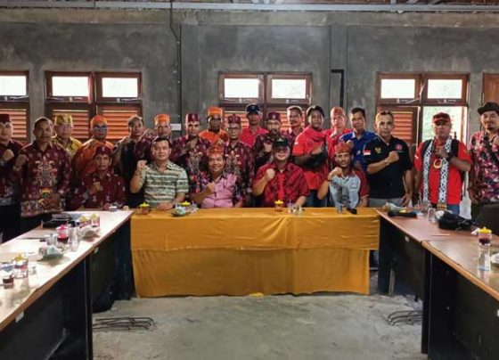 Foto bersama usai kegiatan rapat persiapan acara Mengatang Utus Jilid ke 4, kecamatan Jabiren Raya Pulang Pisau