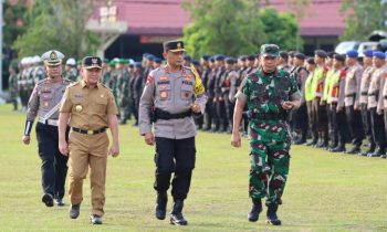 Gubernur Kalteng Sugianto Sabran bersama Kapolda dan Danrem 102 Panju Panjung saat mengecek kesiapan personel saat Operasi Ketupat Telabang 2023