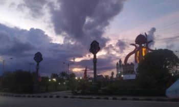 Ilustrasi suasana langit Kota Sampit di Bundaran Balanga