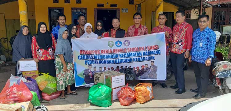 KKKS Baamang Berikan Bantuan kepada Korban Kebakaran