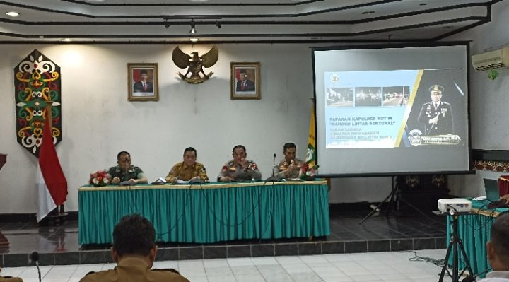 Kapolres Kotim AKBP Sarpani kanan dalam Rakor Lintas Sektor dengan instansi terkait jelang Lebaran Idulfitri 1444 H Senin 3 April 2023