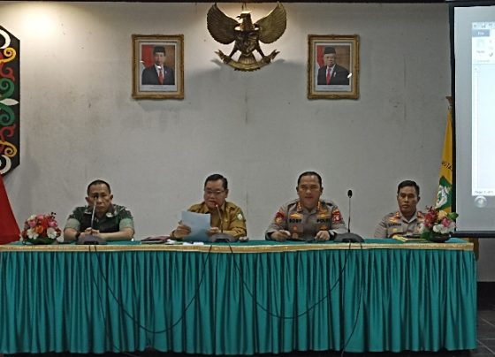 Kapolres Kotim AKBP Sarpani paling kanan dalam Rakor Lintas Sektor dengan instansi terkait jelang Lebaran Idulfitri 1444 H Senin 3 April 2023