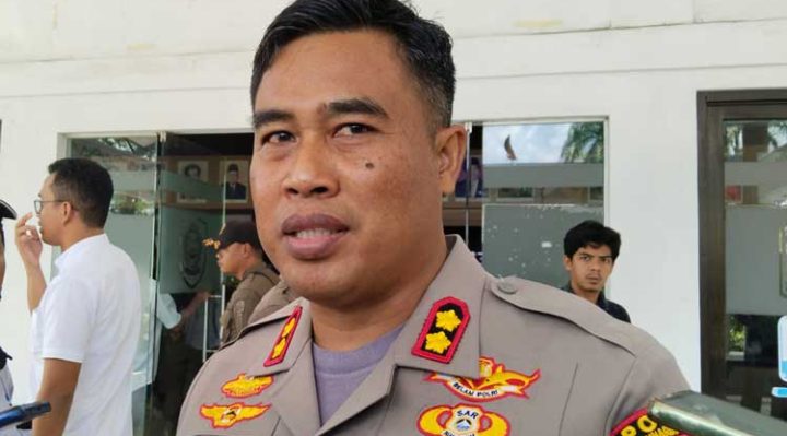Kapolres Kotim AKBP Sarpani saat diwawancara awak media