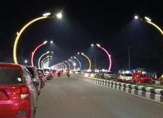 Lampu penerangan di kawasan Terowongan Nur Mentaya yang sempat warna warni diubah kembali ke warna asalnya